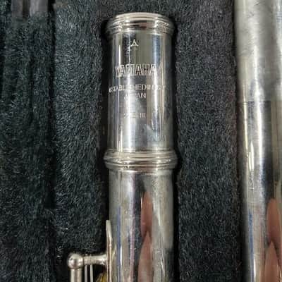 Yamaha YFL-225NII Flute with Case. Japan. Good condition. Nickel image 3