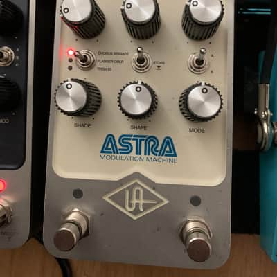 Immagine Universal Audio Astra Modulation Machine 2021 - Present - White - 2