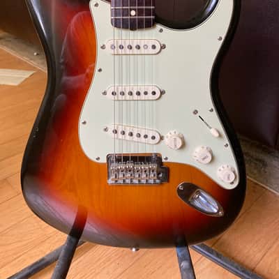 Fender  Classic Player 60’s Stratocaster  2007 - 3-Tone Sunburst image 1