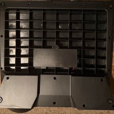SKB Footnote pedal board with speaker image 2
