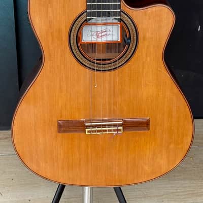Jose Ramirez Estudio 2CWE Cutaway Electric 2007 a very user friendly model ready for your next Jazz Gig ! image 1