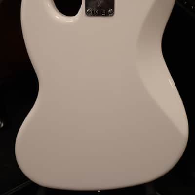 Fender Player Jazz Bass Pau Ferro Fingerboard Polar White image 5