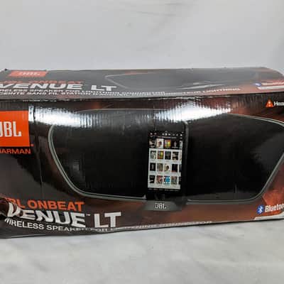 JBL OnBEAT Venue LT Bluetooth powered speaker system Lightning™ Connector Dock image 5