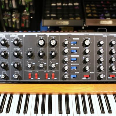 Moog Minimoog Voyager Old School 44-Key Monophonic Synthesizer 2008 - 2009 - Ash Cabinet image 4