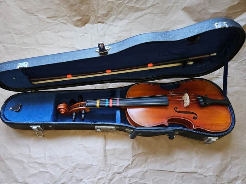 Suzuki No.220 size 1/4 Violin, Japan 1984, Very Good Condition, with case/bow image 1
