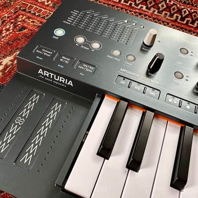 Arturia MiniFreak 37-Key 6-Voice Polyphonic Hybrid Synthesizer 2022 - Present - Black image 3