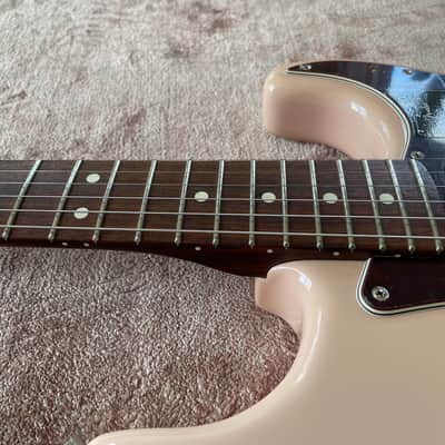Fender American Professional II Stratocaster with Rosewood Neck 2021 - Shell Pink image 9