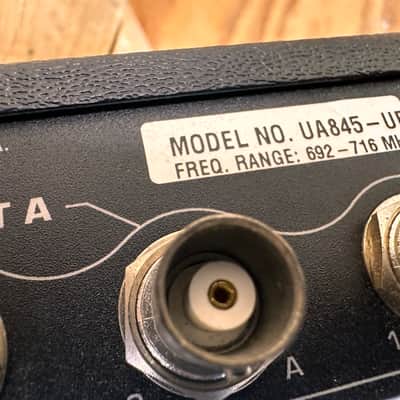 Shure UA845-UB UHF Antenna Distribution System - 692-716 MHz - Working image 4
