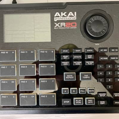 AKAI XR-20 BEAT Production Center