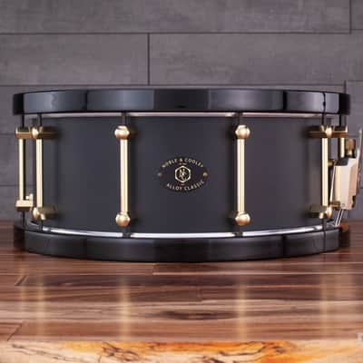 NOBLE & COOLEY 14 X 6 ALLOY CAST ALUMINIUM SNARE DRUM, BLACK WITH WOOD HOOPS image 1