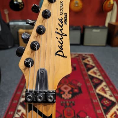 Yamaha Pacifica 2000s - Yellow Metallic image 3