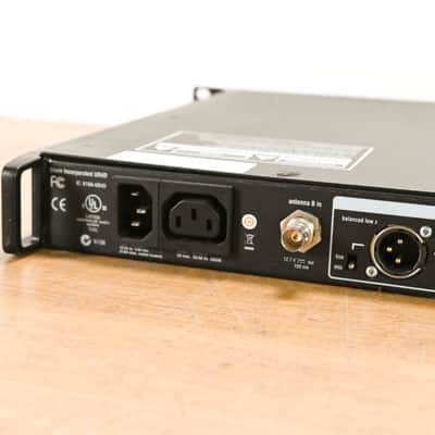 Shure UR4D Wireless Receiver w/ two UR2/SM58 Handheld Mics - L3 Band CG0128N image 11