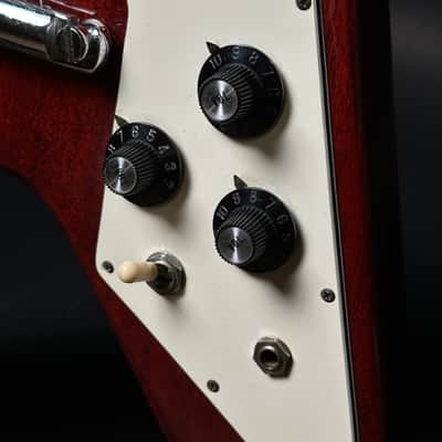 Ibanez Model 2387 Rocket Roll (1970s), Flying V Lawsuit, Player image 4