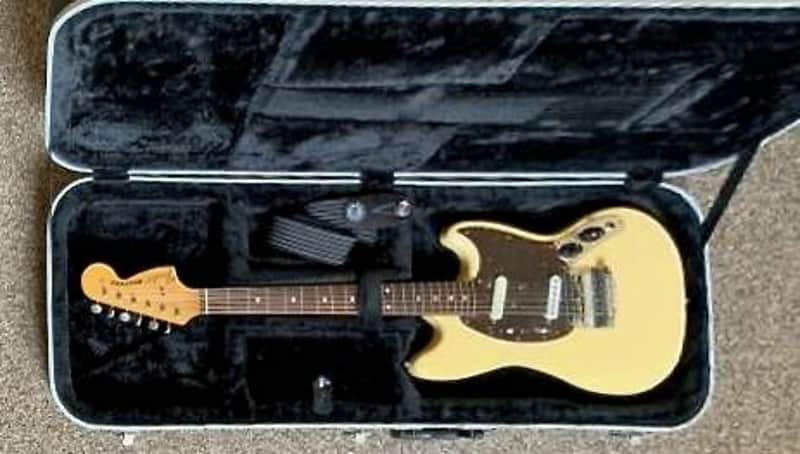 Fender MG-69 Mustang Reissue ( Crafted in Japan )