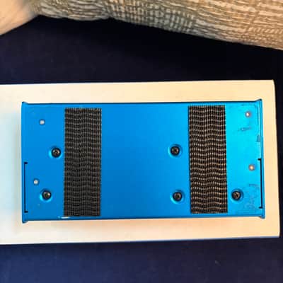 Strymon Zuma 9-Output High Current DC Power Supply 2016 - Present - Blue image 7