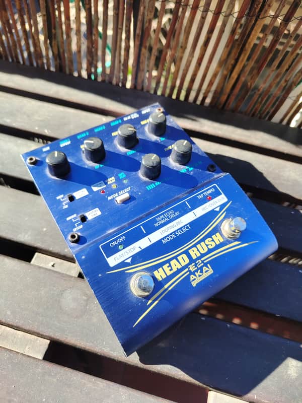 Akai E2 Headrush Delay/Looper | Reverb
