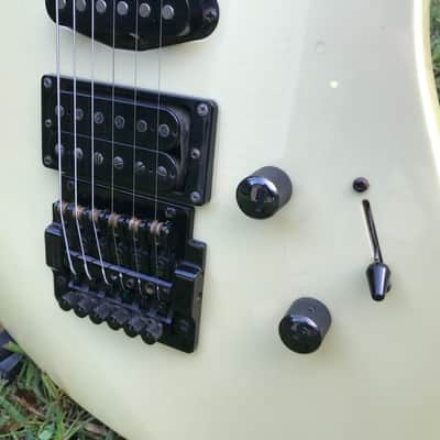 Sweet 1985 Robin Medley Six-string Electric Super Strat Textured Metallic Pearl image 3