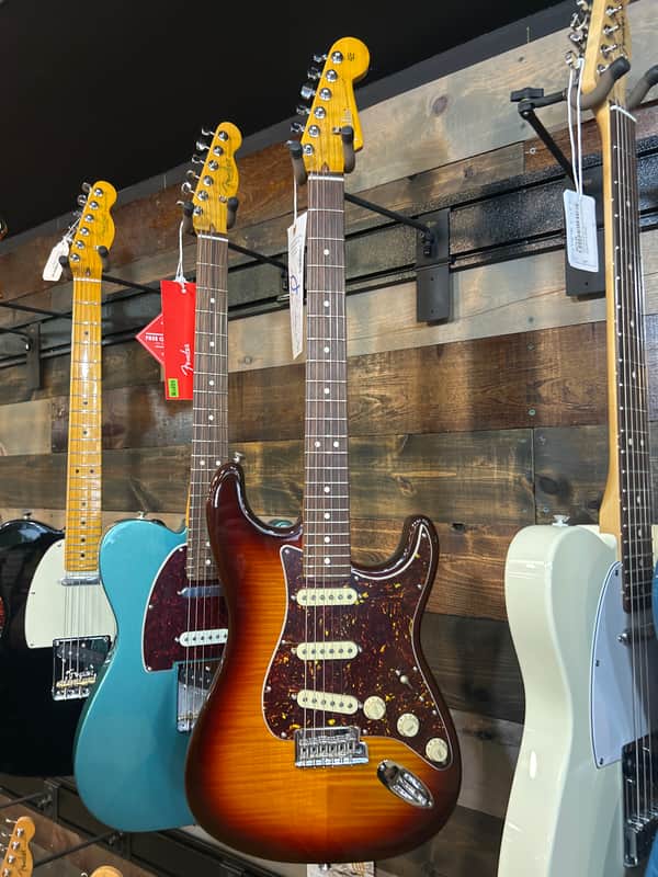 Fender 70th Anniversary American Professional II Stratocaster 2024 - Comet Burst image 1