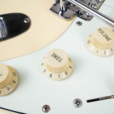 Fender Traditional '60s Stratocaster MIJ 2018 Vintage White Limited Run Made in Japan w/ Bag image 6