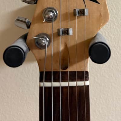 Peavey Rockmaster - Whimsical Skulls finish image 3