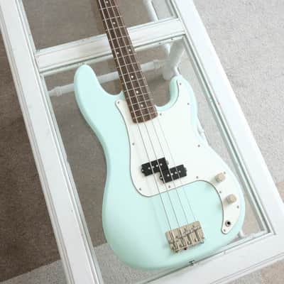 Squier FSR Classic Vibe '60s Precision Bass with Matching Headstock 2021 - Sonic Blue image 2