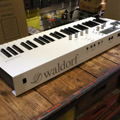 Waldorf Blofeld Keyboard 49-Key Synthesizer 2009 - Present - White image 4