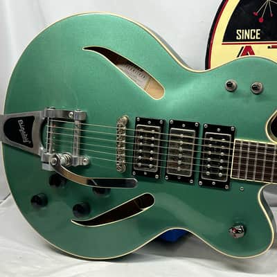 Gretsch Streamliner G2627T/GRG Semi-Hollow Body Electric Guitar image 2