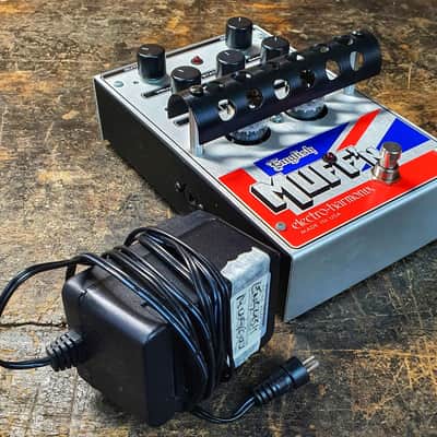 Electro-Harmonix English Muff'N Tube Distortion / Preamp 2005 - 2021 - Silver / Red / Blue image 9