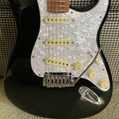 Fender Stratocaster 2023 - Black image 2