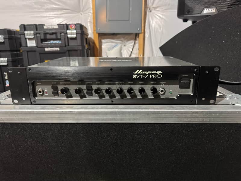 Ampeg SVT-7 PRO 1000-Watt Bass Amp Head