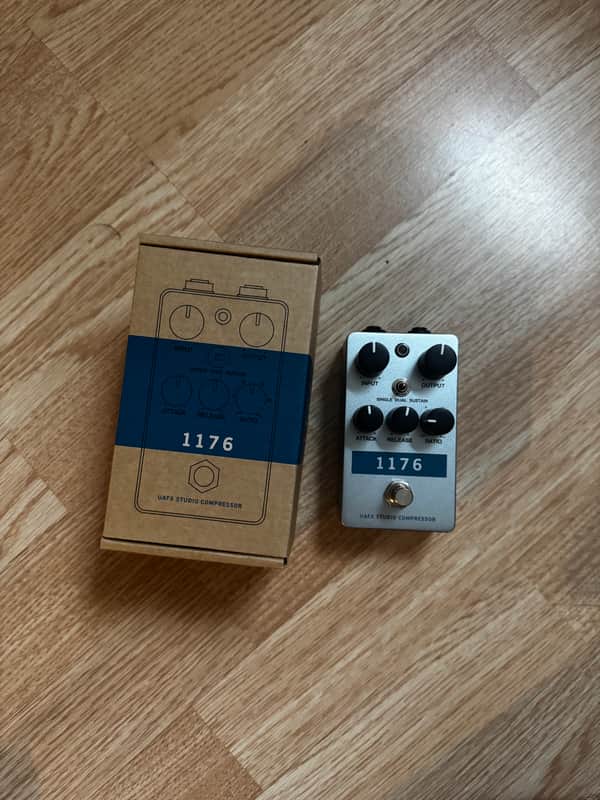 Universal Audio 1176 Studio Compressor 2023 - Present - Silver / Blue