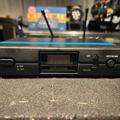 Audio-Technica ATW-2100 Wireless System - transmitter and receiver image 3