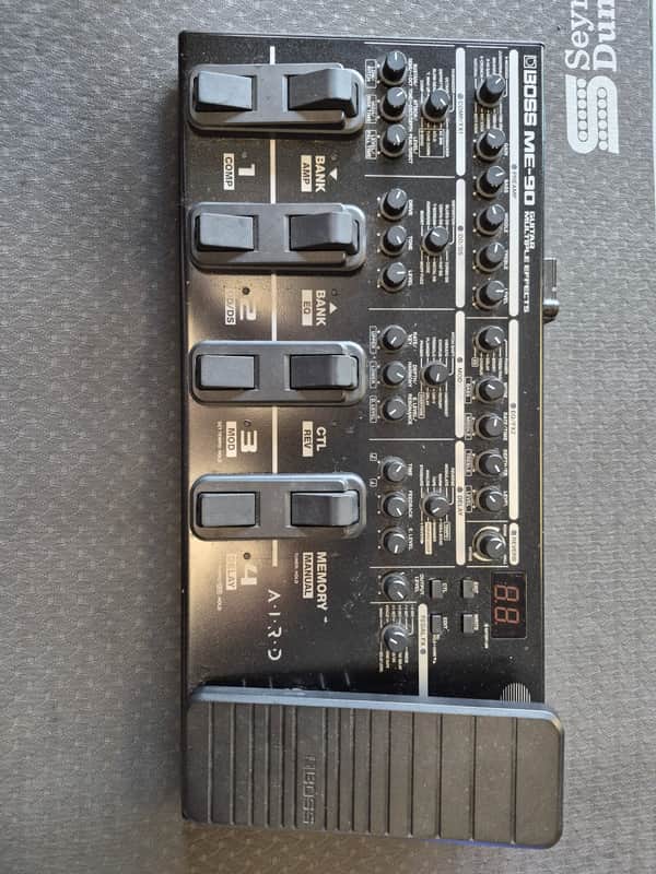Boss ME-90