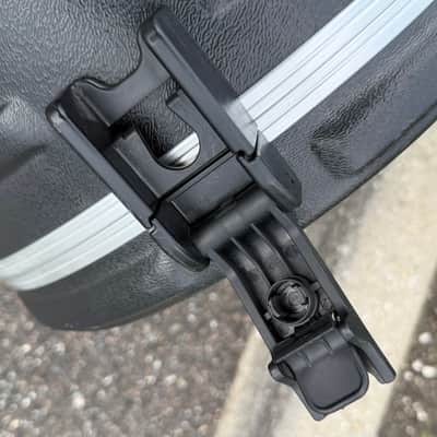 SKB 1SKB-20 Deluxe Molded Jumbo Acoustic/Archtop Electric Guitar Case Black 2010s - Black image 6