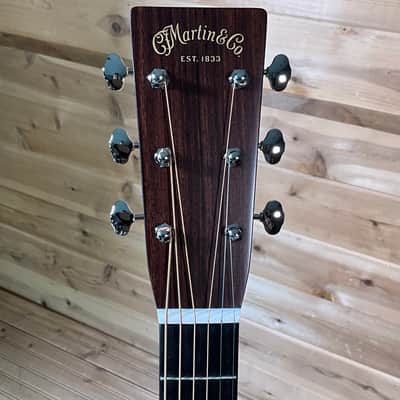 Martin D-28 Acoustic Guitar - Natural image 3