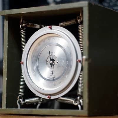 Vintage BAROMETER M-67 (USSR) fully working image 7