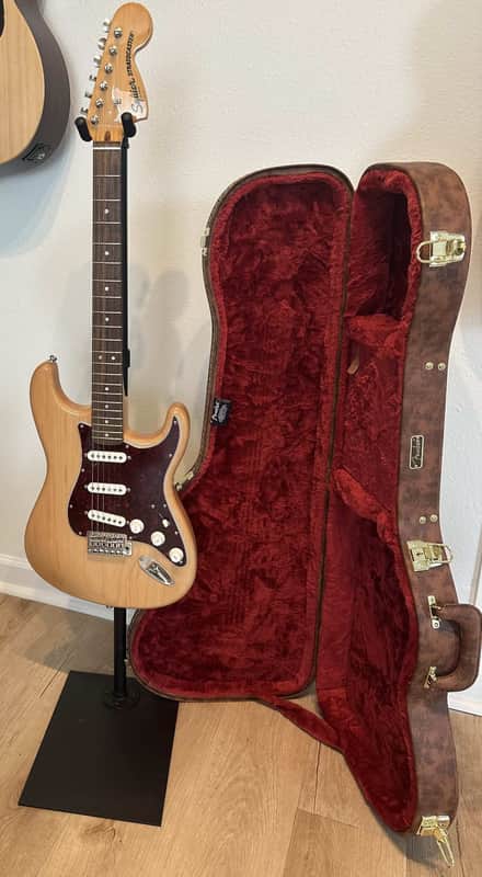 Squier Classic Vibe '70s Stratocaster Electric Guitar - Natural image 1