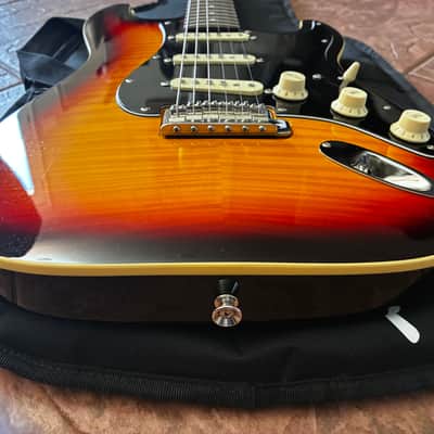 Fender Limited Edition Aerodyne Classic Stratocaster with Flame Maple Top 2019 - 3-Color Sunburst image 10