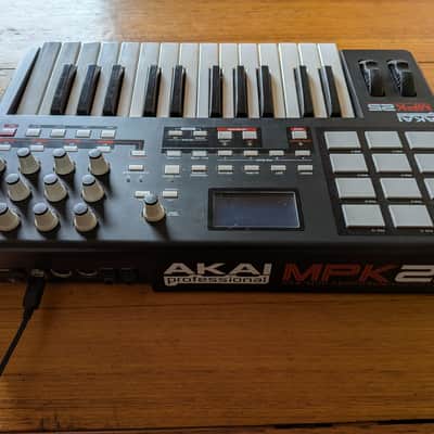 Akai MPK25 2012 - Black image 2