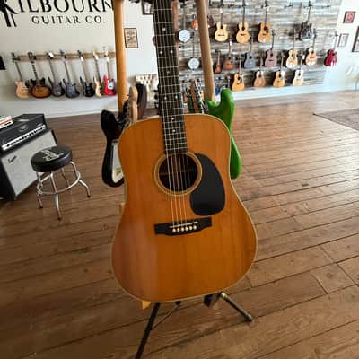 Martin D-28 1973 - Natural - Restored image 2