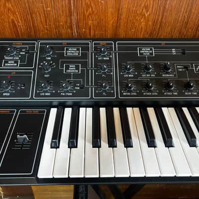 YAMAHA CS-10 CS 10 vintage analog synthesizer image 3