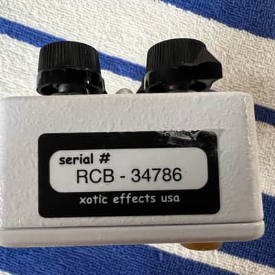 Xotic RC Booster True Bypass Clean Boost 2000's - White image 2