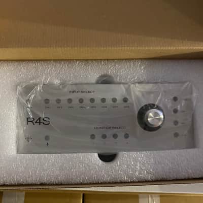 Antelope Audio Satori Monitor Controller with R4S Remote Control 2014 - Present - Silver image 8