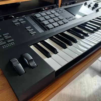 Akai MPC Key 61 Standalone Workstation Synthesizer image 4