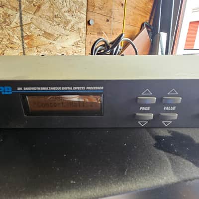 Alesis Quadraverb - Alesis Quadraverb Multi-Effects Processor Rackmount with Power Supply image 2