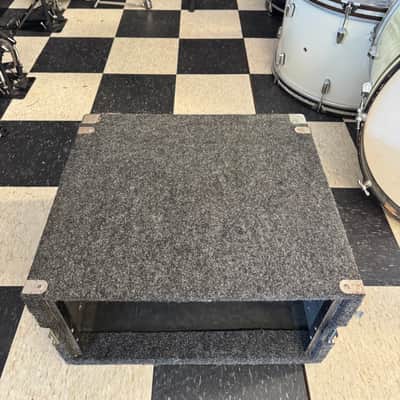 Grundorf 6 space carpeted rack case for 19” image 3