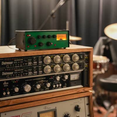Handcrafted 4U Desktop Studio Equipment Rack image 4