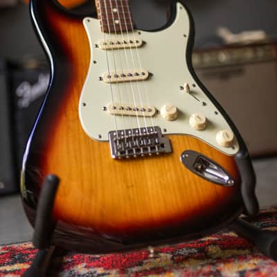 Fender Stratocaster 2015 - 3 color sunburst image 6