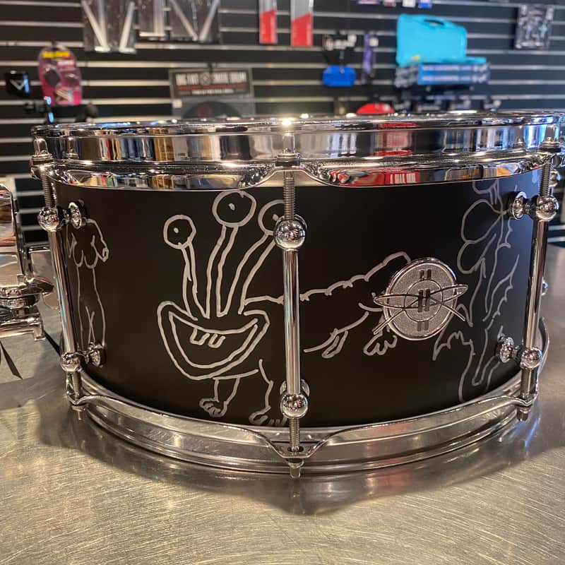 Dunnett 14" x 6.5" Titanium Snare with Original DANIEL JOHNSTON Illustrations - Matte Black