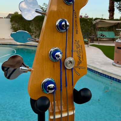 Fender American Professional II Precision Bass with Maple Fretboard 2020 - Present - Miami Blue image 9